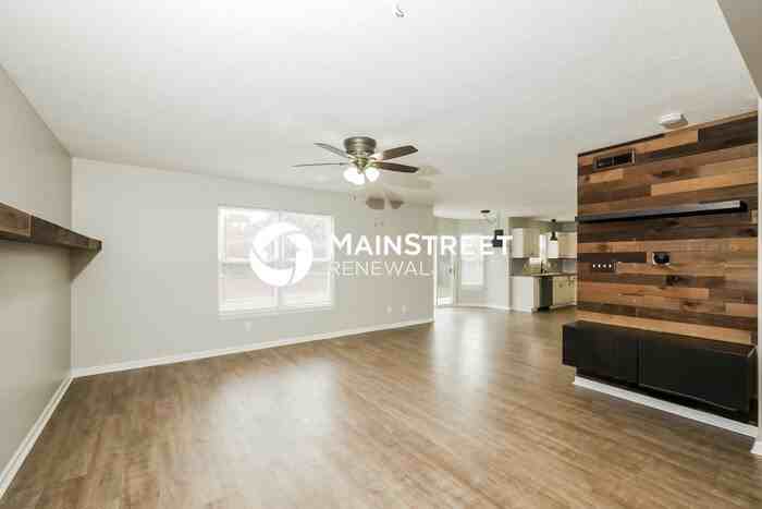 876 Tulip Ln - Photo 6 of 15