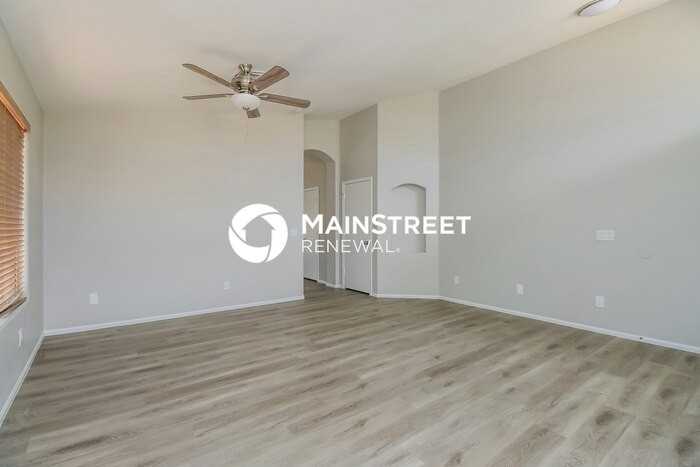 697 E Lovegrass Dr - Photo 3 of 15