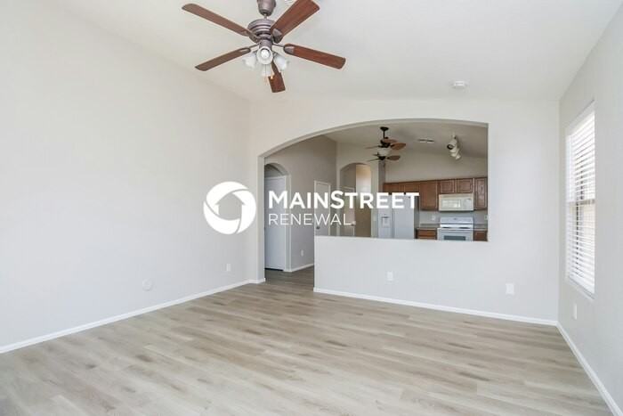 697 E Lovegrass Dr - Photo 5 of 15