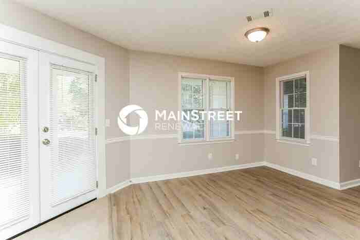 1419 Hillside Pl Se - Photo 3 of 15