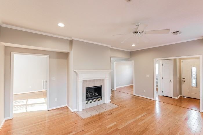11300 Athena Dr - Photo 2 of 12