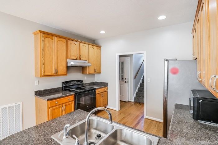 11300 Athena Dr - Photo 7 of 12
