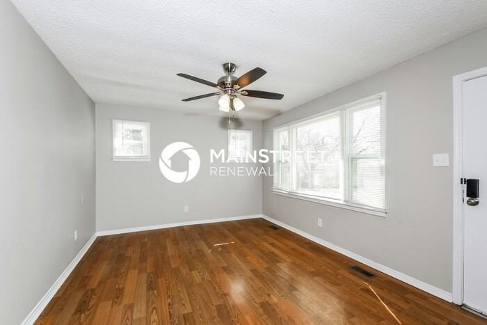 5256 Skyline Ct - Photo 4 of 16