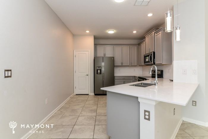 1352 Shinnecock Hills Dr - Photo 6 of 12