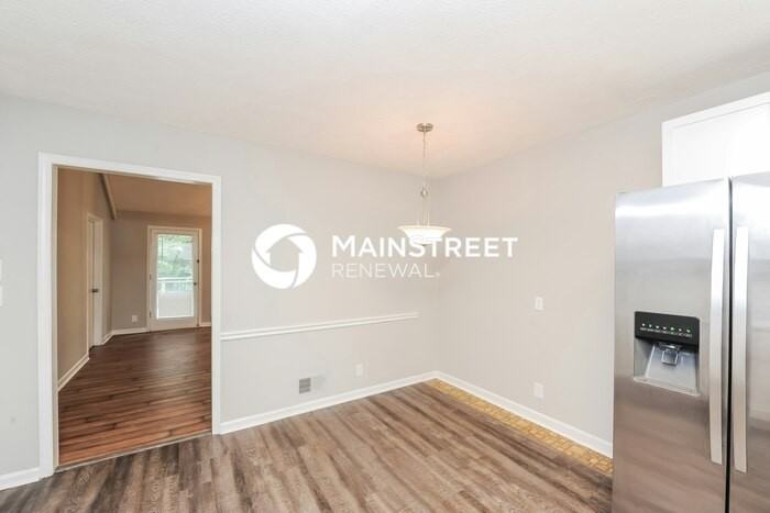 4381 Hardwood Cir Sw - Photo 5 of 16