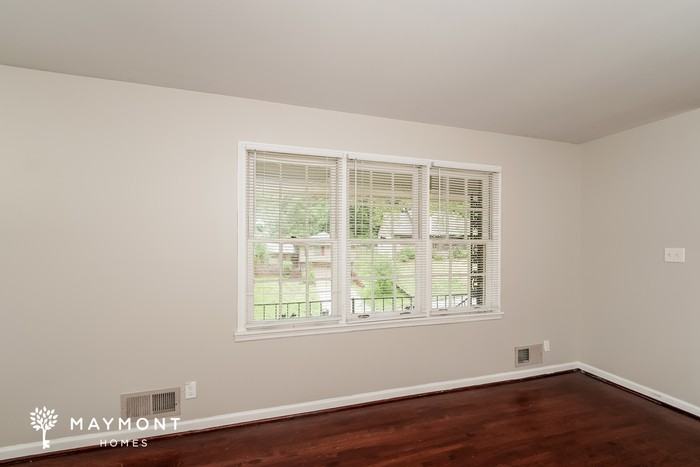 900 Glenvalley Dr - Photo 5 of 12