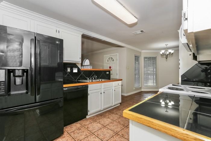 14805 Post Oaks Pl - Photo 6 of 12