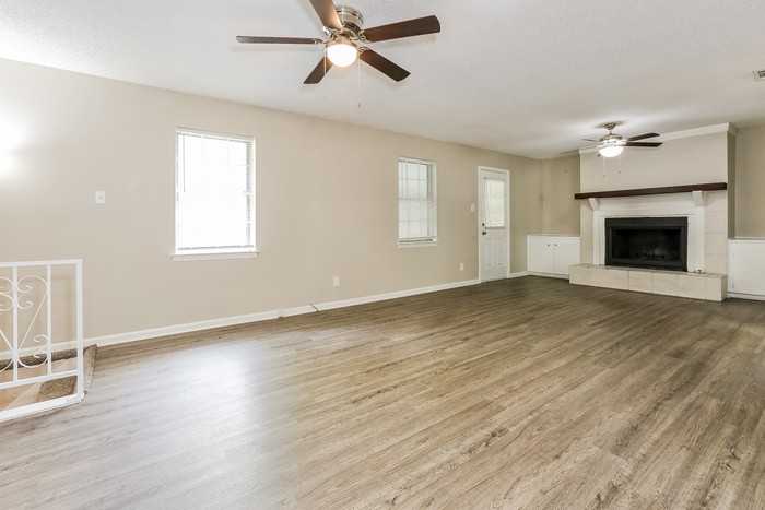 12710 Pleasant View Dr - Photo 5 of 16