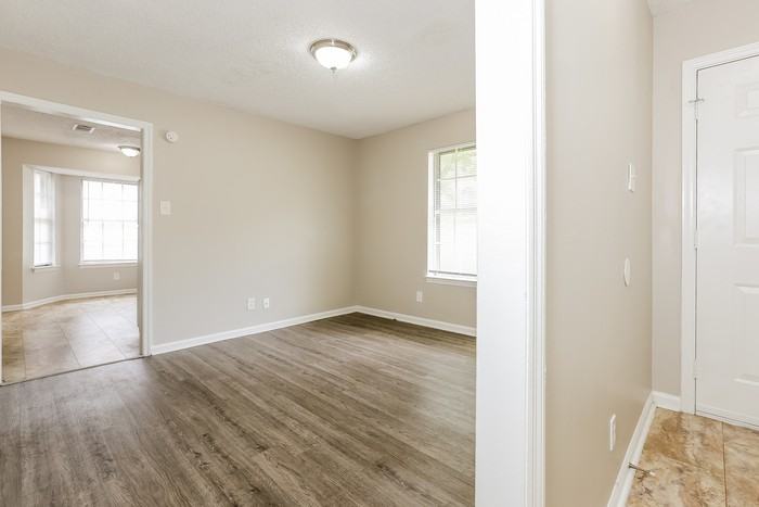 12710 Pleasant View Dr - Photo 7 of 16