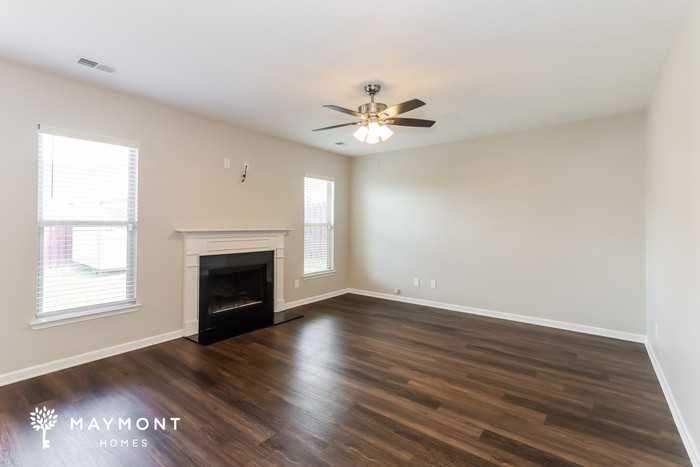 2750 Huntcliffe Dr - Photo 4 of 12