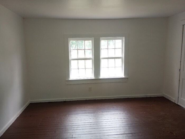 101B Bond St #B - Photo 3 of 5