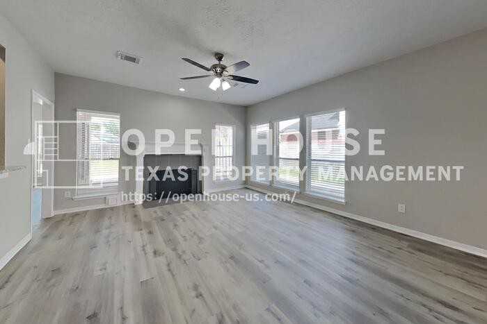 14918 Laytham Ln - Photo 5 of 31