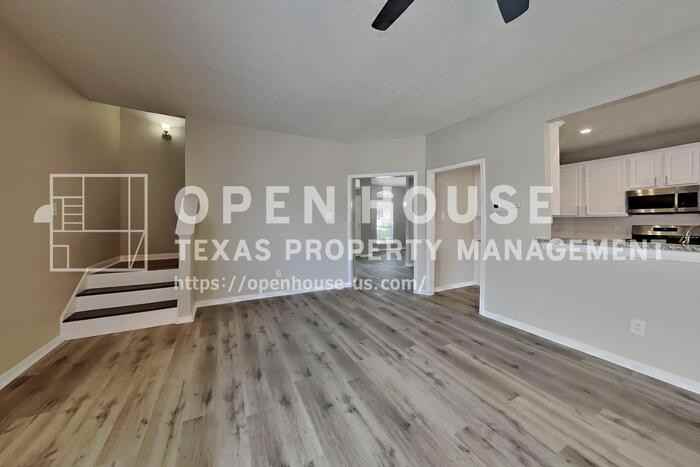 14918 Laytham Ln - Photo 6 of 31