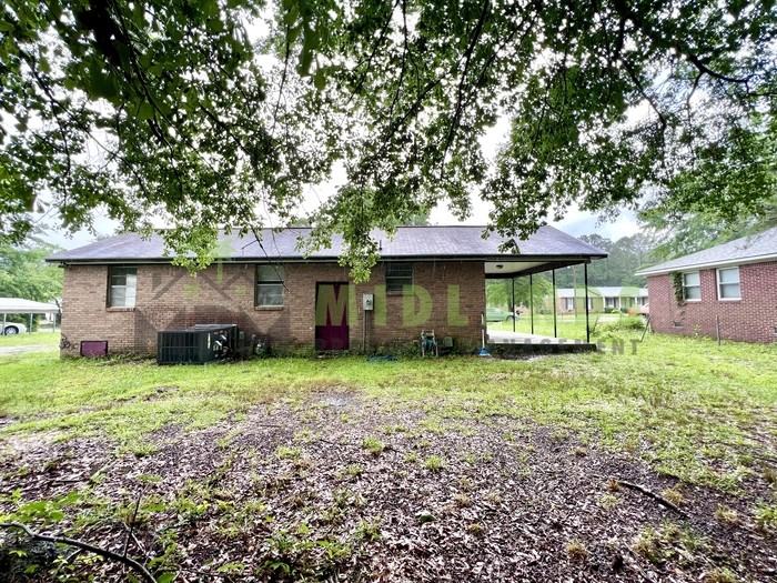 137 Miranda Rd - Photo 5 of 35