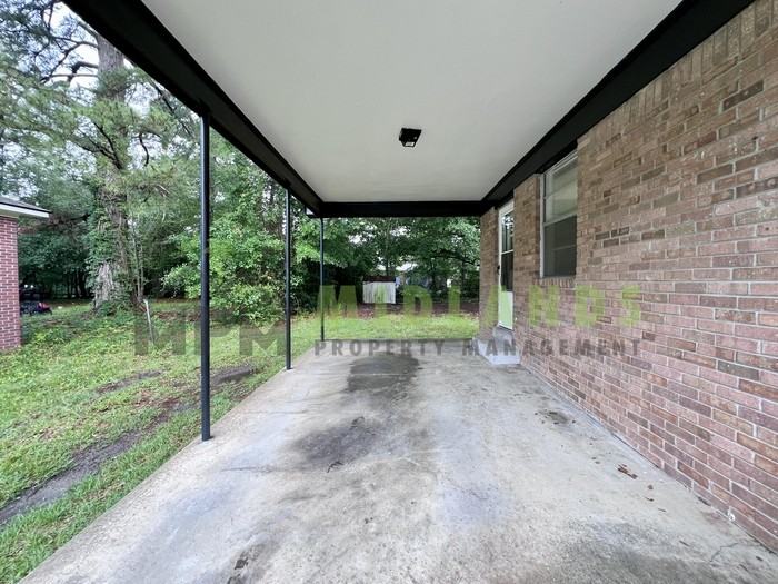 137 Miranda Rd - Photo 6 of 35