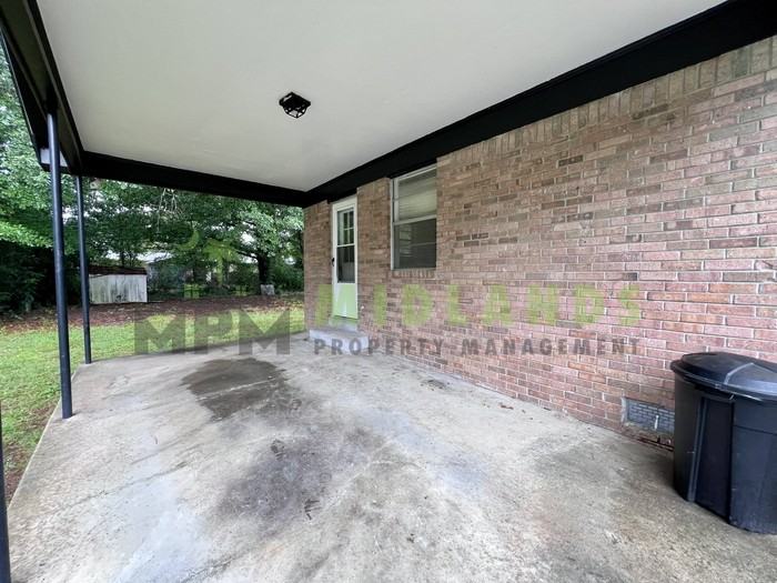 137 Miranda Rd - Photo 7 of 35