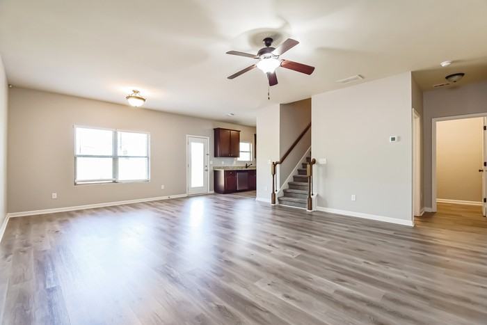 424 Concord Ter - Photo 4 of 17