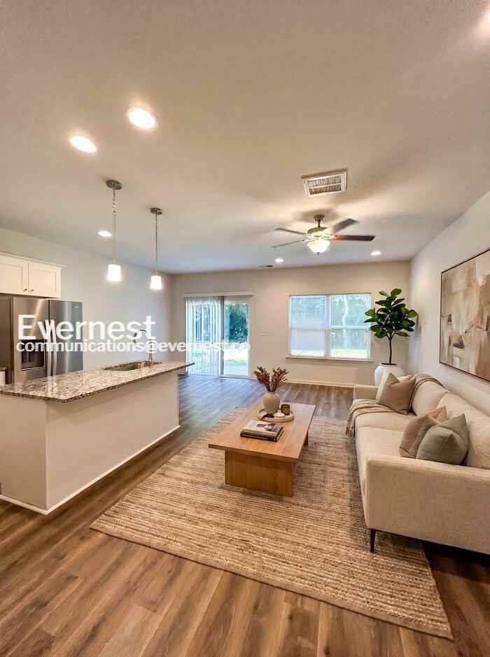 811 Key St - Photo 3 of 19