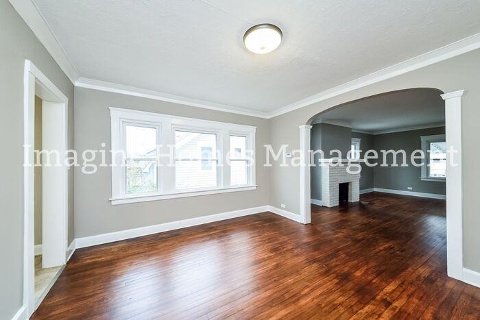 2178 Glenbury Ave - Photo 5 of 18