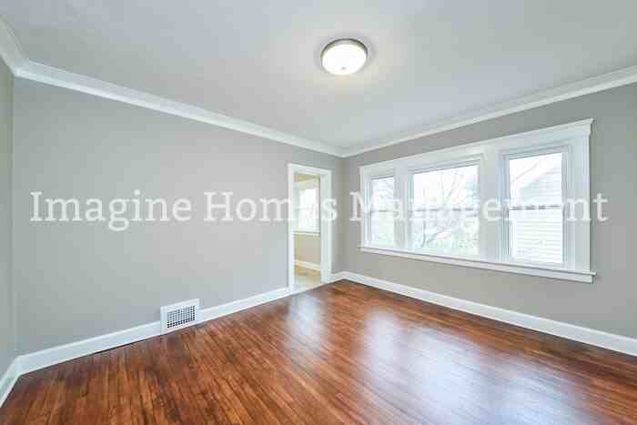 2178 Glenbury Ave - Photo 6 of 18