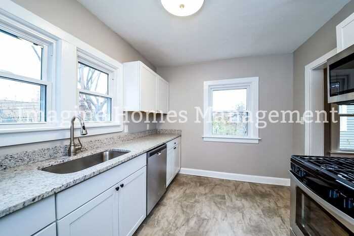 2178 Glenbury Ave - Photo 7 of 18