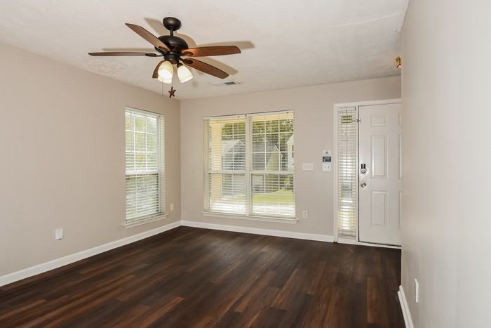 1350 Ambercrest Way - Photo 5 of 14