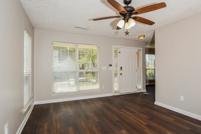 1350 Ambercrest Way - Photo 6 of 14