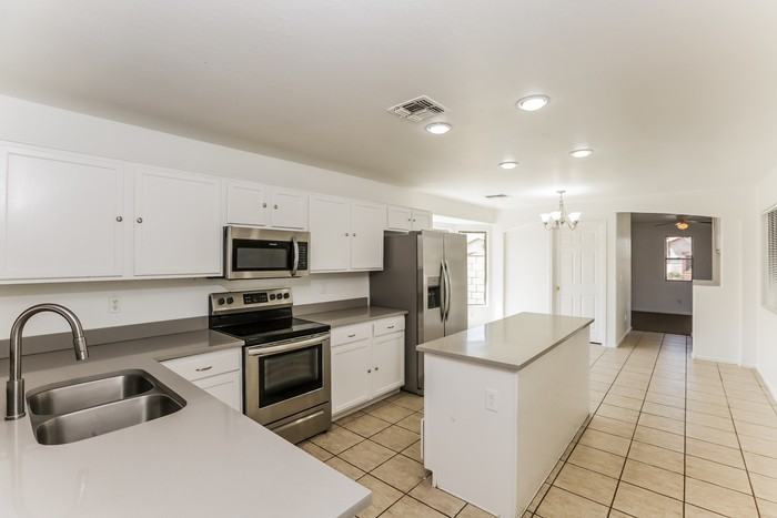 2241 S 85th Dr - Photo 7 of 15