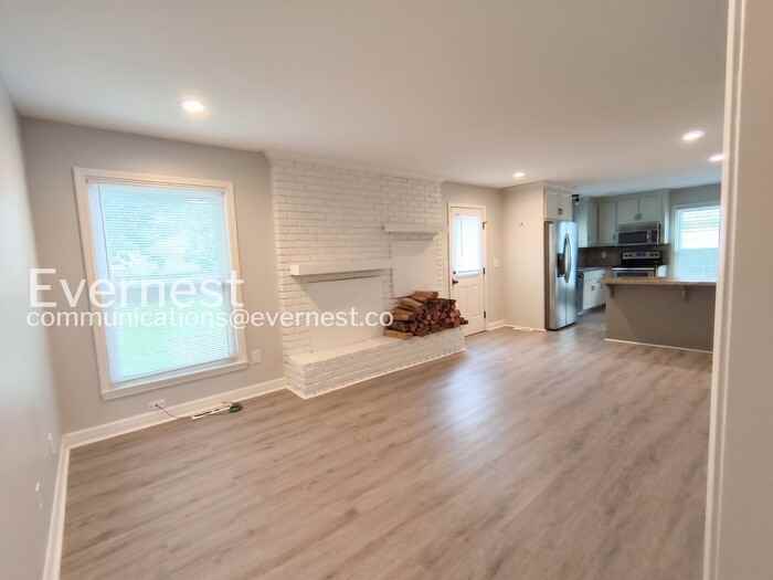 9236 Switzer St - Photo 7 of 28