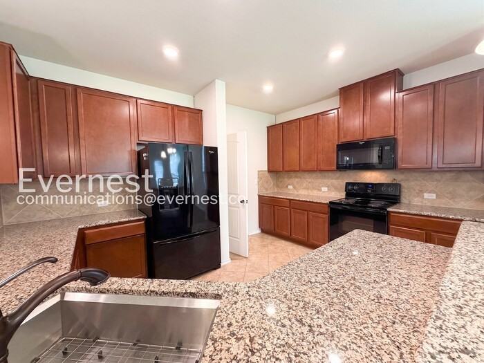 1705 Garamond Ln - Photo 3 of 18
