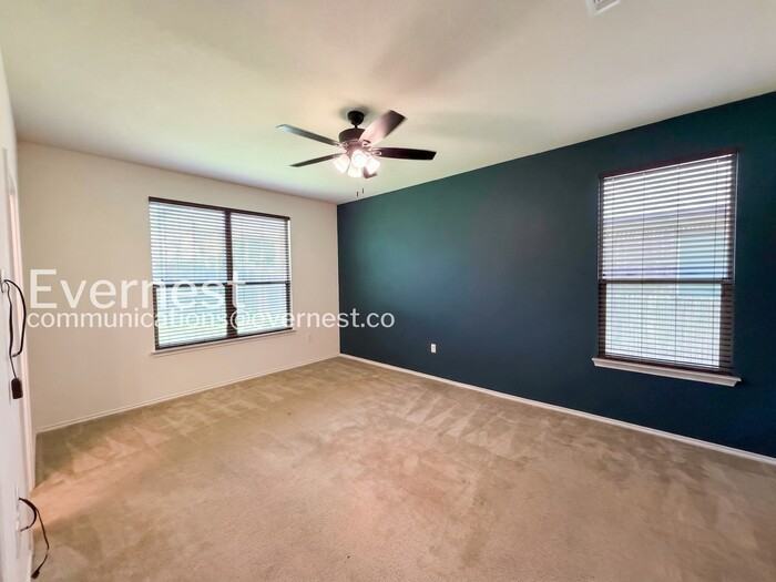 1705 Garamond Ln - Photo 7 of 18
