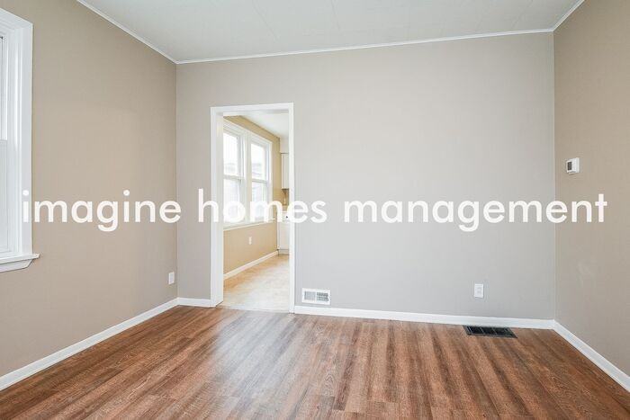 1634 Hopkins Ave - Photo 6 of 15