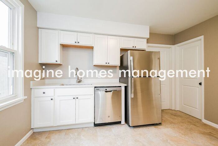1634 Hopkins Ave - Photo 7 of 15