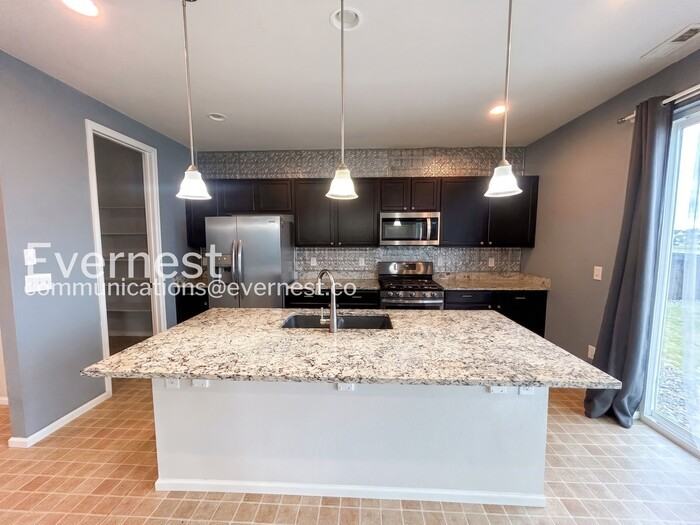 2560 Gobi Dr - Photo 2 of 26