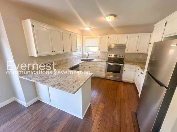 1902 Brent Ln - Photo 7 of 27