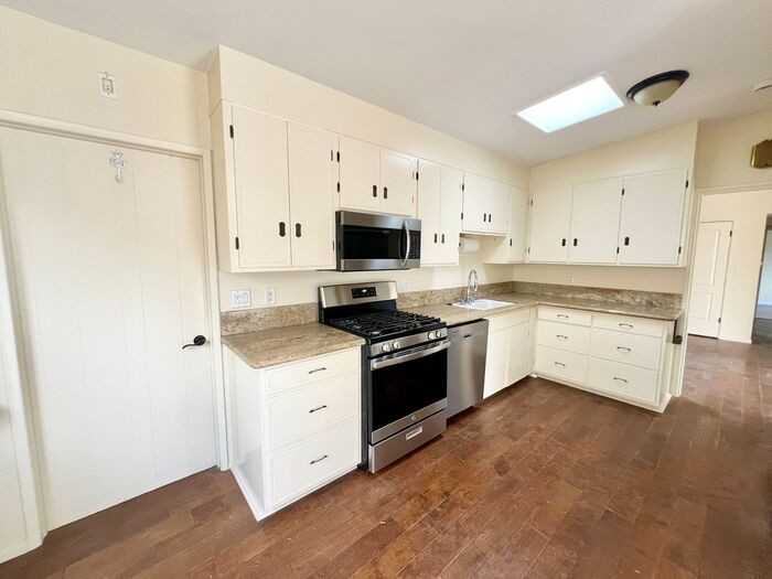4542 Hidalgo Ave - Photo 2 of 22