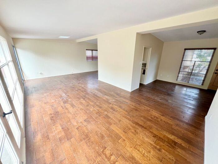 4542 Hidalgo Ave - Photo 5 of 22