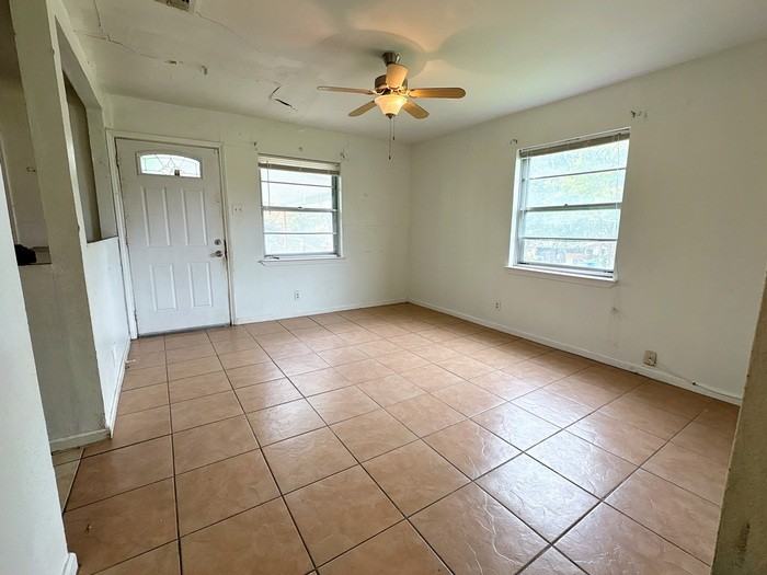 154 Morning Valley St - Photo 4 of 45