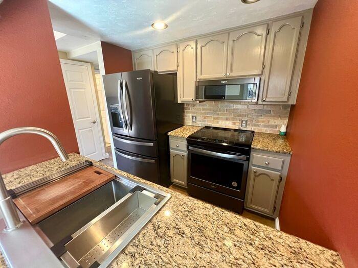 2608 Broadway #11 - Photo 4 of 15