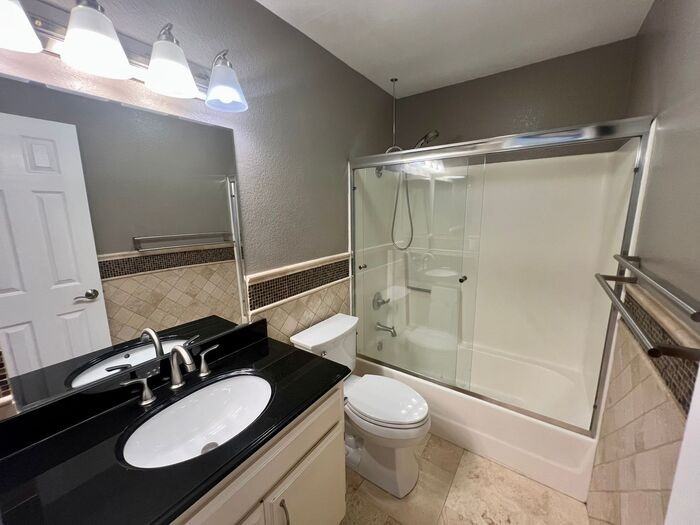 2608 Broadway #11 - Photo 6 of 15