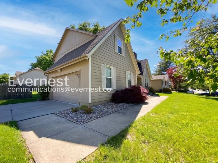 1419 Se 7th St - Photo 2 of 33