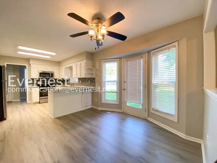1419 Se 7th St - Photo 3 of 33