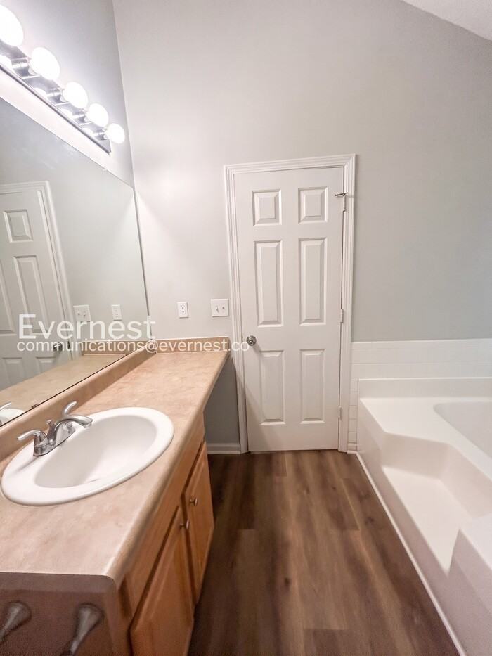 435 Skif Pond Ct - Photo 7 of 29