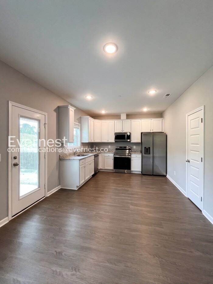 1036 Echo Ridge Rd - Photo 3 of 28