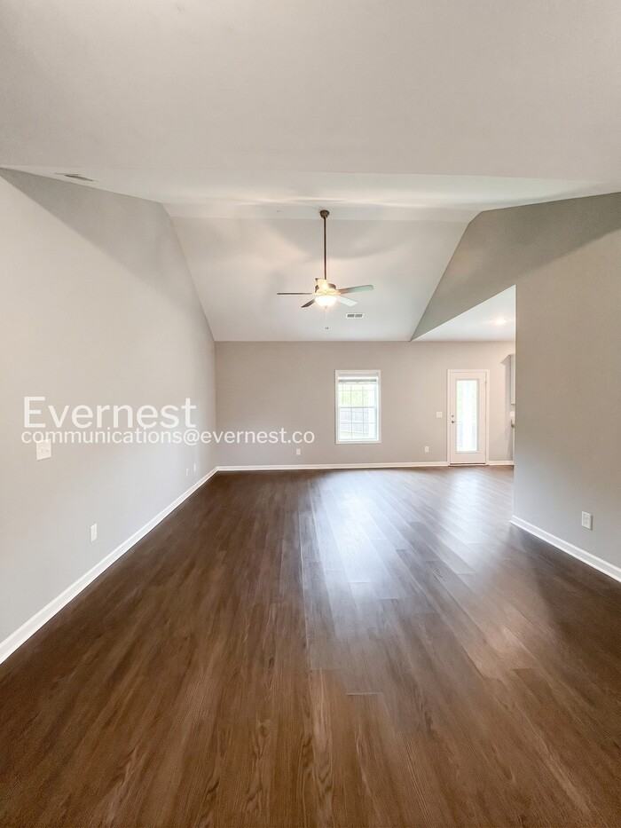 1036 Echo Ridge Rd - Photo 5 of 28