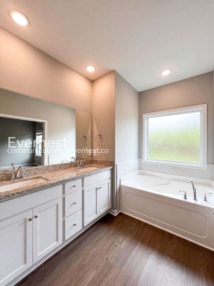 1036 Echo Ridge Rd - Photo 6 of 28