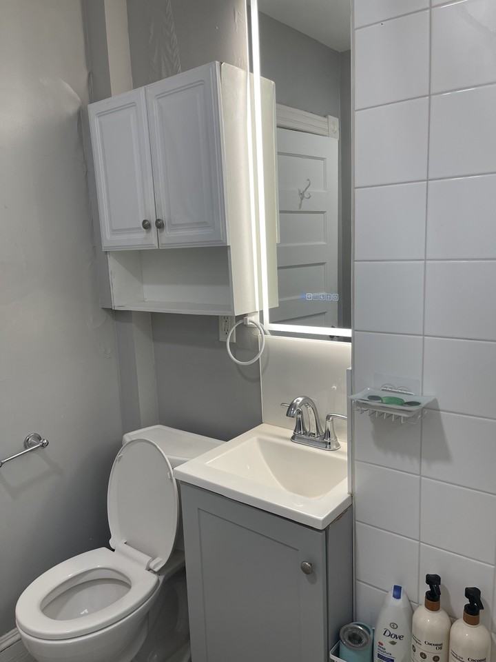 174 Hart St #1 - Photo 6 of 15