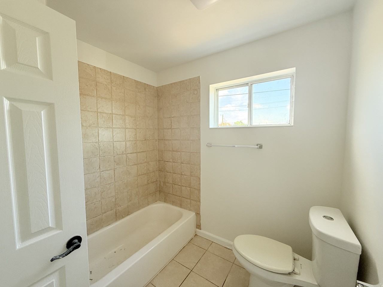 2525 Riverland Dr #103 - Photo 6 of 8