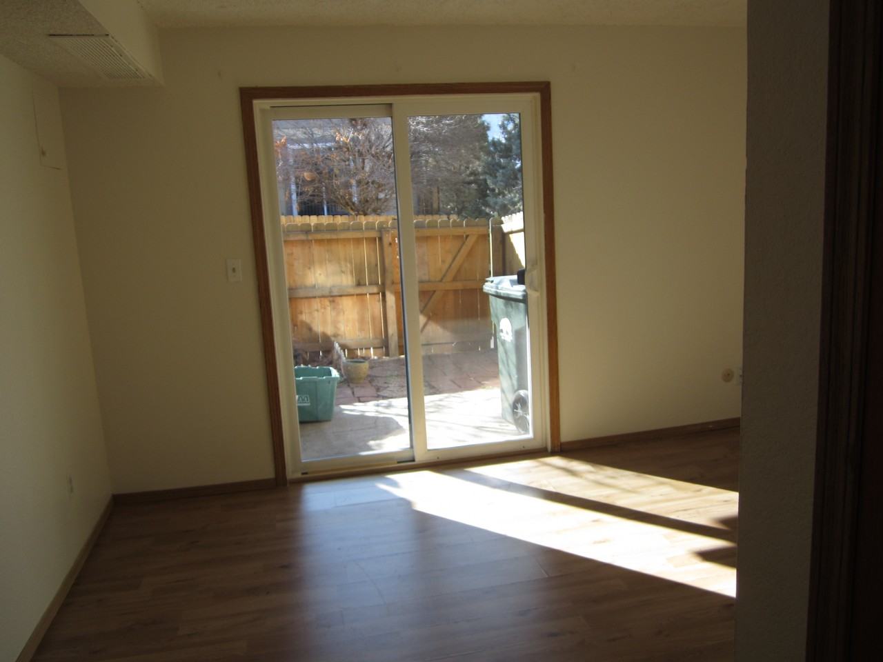 2662 E Nichols Cir - Photo 3 of 7