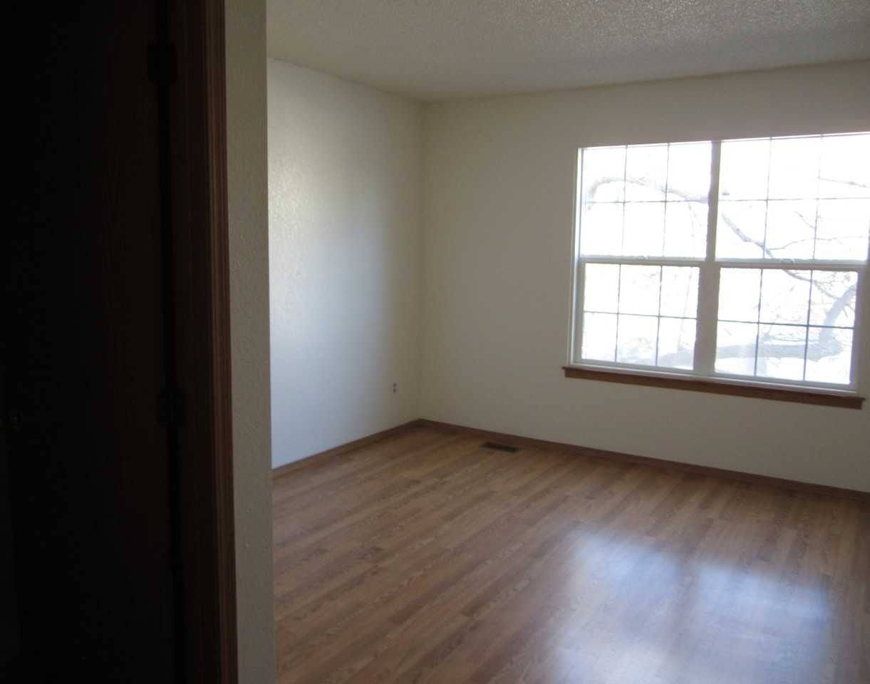 2662 E Nichols Cir - Photo 6 of 7